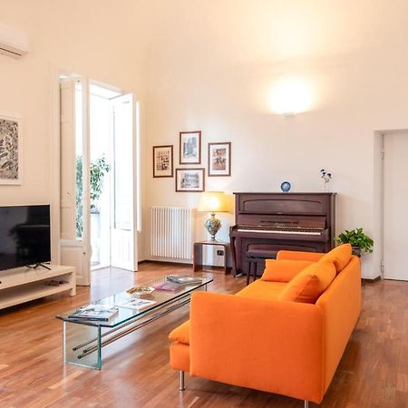 Finestre Sul Teatro - Catania - Parking Included Apartment Luaran gambar