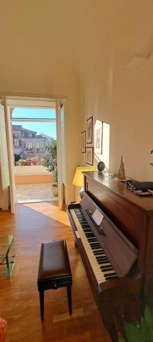 Finestre Sul Teatro - Catania - Parking Included Apartment Luaran gambar