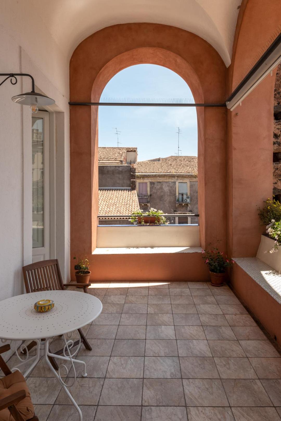 Finestre Sul Teatro - Catania - Parking Included Apartment Luaran gambar